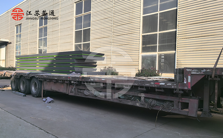 浙江杭州智能公交站臺(tái)正在裝車發(fā)貨