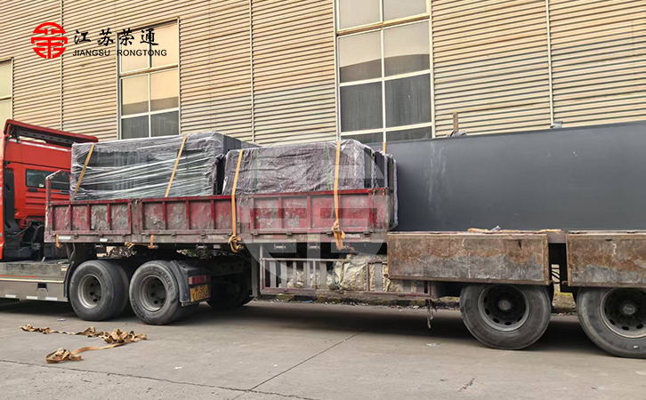 不銹鋼候車亭裝車完成，即將發(fā)往目的地